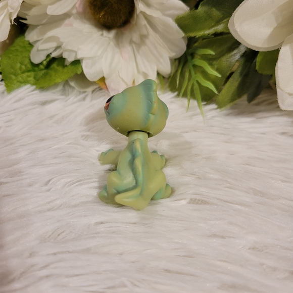 2/$10 Littlest Pet Shop LPS #29 Green Iguana Lizard Brown Eyes 2004 Hasbro - Picture 6 of 10